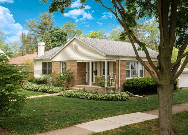 Property at 55 S Elmwood Ave, Palatine, IL 60074, 2 beds, 1.5 baths