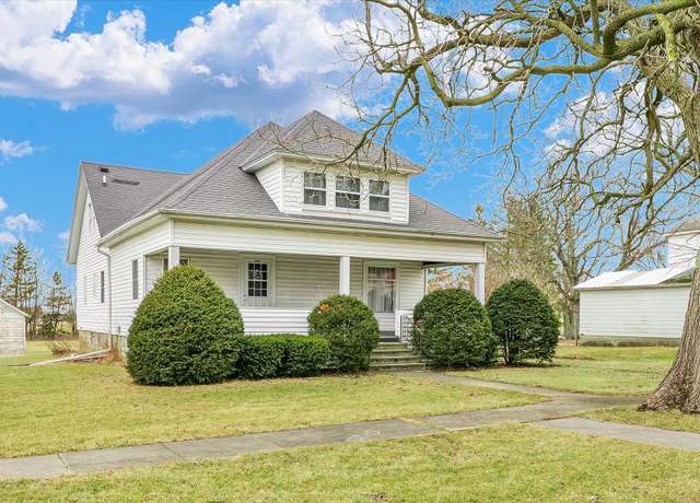 Property at 308 Adda St, Roberts, IL 60962, 3 beds, 1 bath