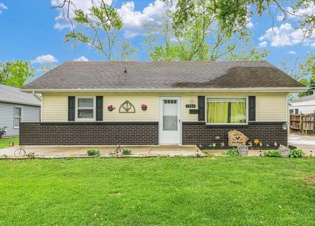 Property at 1304 Sunset Dr, Rantoul, IL 61866, 3 beds, 2 baths