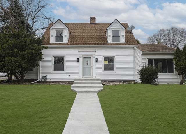 Property at 9249 S Clifton Park Ave, Evergreen Park, IL 60805, 3 beds, 2 baths
