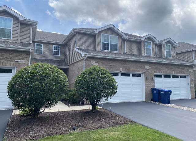 Property at 7009 W Crandall Ave, Worth, IL 60482, 3 beds, 2.5 baths