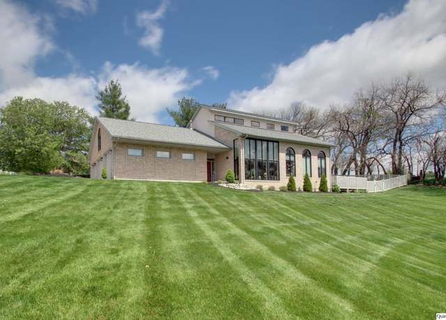 Property at 5620 Ridgeline Dr, Quincy, IL 62305, 5 beds, 2 baths