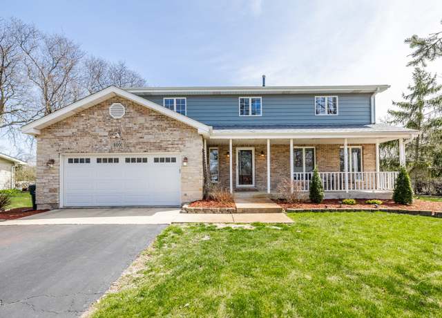 Property at 8001 William Dr, Willowbrook, IL 60527, 5 beds, 3.5 baths