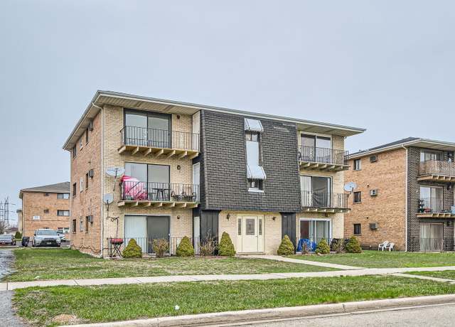 Property at 7328 W 86th St Unit 3A, Bridgeview, IL 60455, 2 beds, 1.5 baths