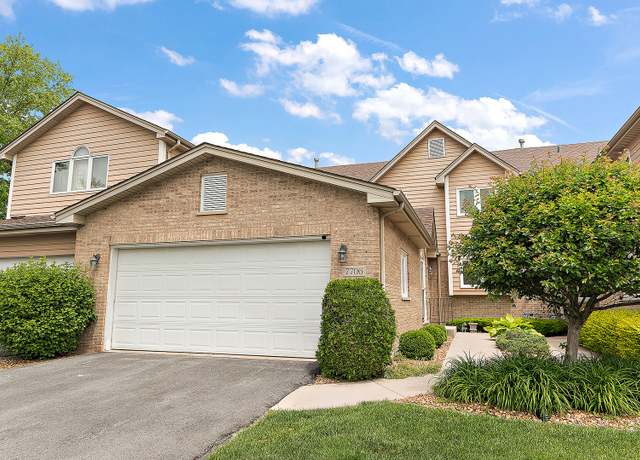 Property at 7706 Northfield Ln, Tinley Park, IL 60487, 2 beds, 3.5 baths