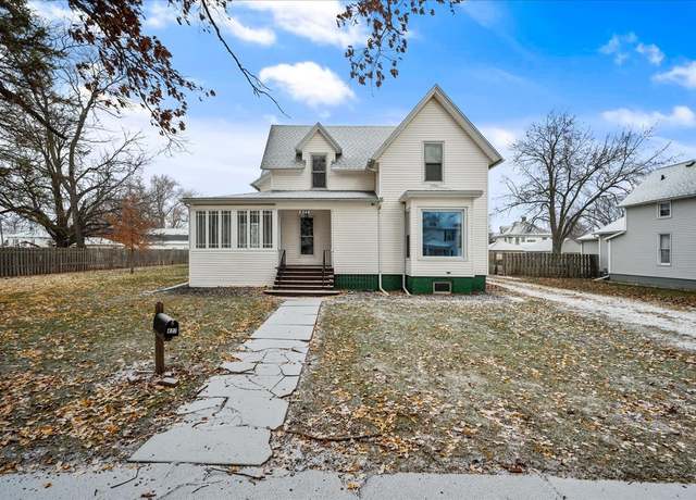 Property at 427 E Orleans St, Paxton, IL 60957, 4 beds, 2 baths