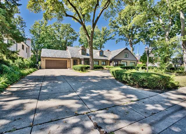 Property at 6776 N Laporte Ave, Lincolnwood, IL 60712, 5 beds, 4 baths