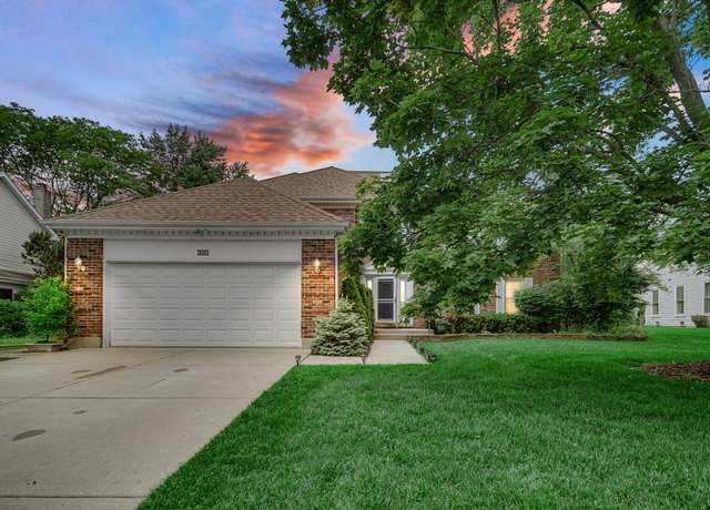 Property at 320 Brampton Ln, Arlington Heights, IL 60004, 6 beds, 3 baths