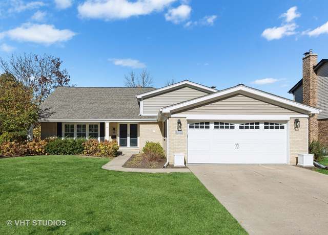 Property at 1604 E Waverly Dr, Arlington Heights, IL 60004, 4 beds, 3 baths