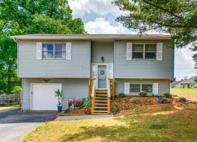 Property at 808 Peter St, Mchenry, IL 60050, 3 beds, 2 baths