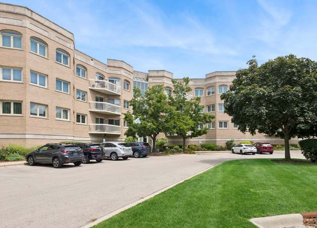 Property at 170 Manchester Dr #405, Buffalo Grove, IL 60089, 2 beds, 2 baths