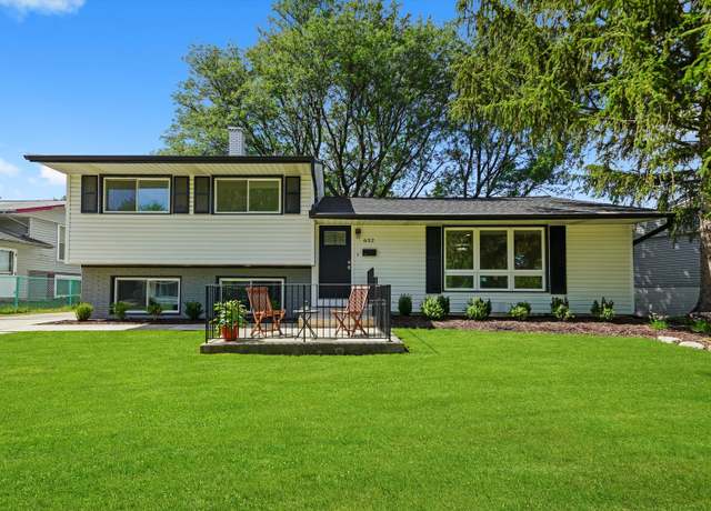 Property at 632 White Pine Rd, Buffalo Grove, IL 60089, 3 beds, 2 baths