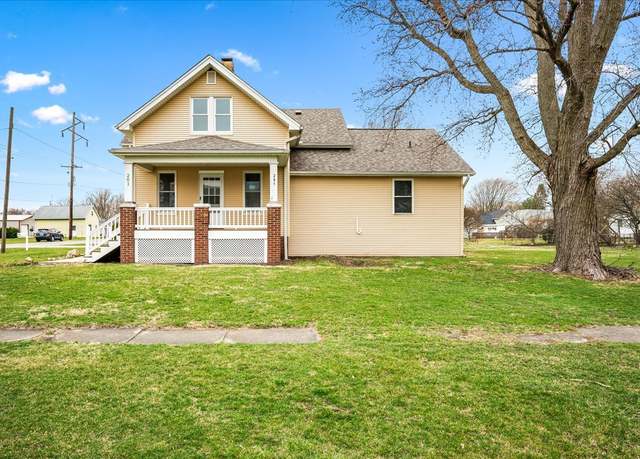 Property at 201 N Adams St, Cerro Gordo, IL 61818, 4 beds, 2.5 baths