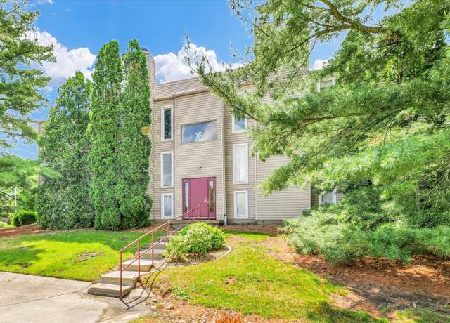 Property at 2005 S Mattis Ave Unit E, Champaign, IL 61821, 2 beds, 1 bath