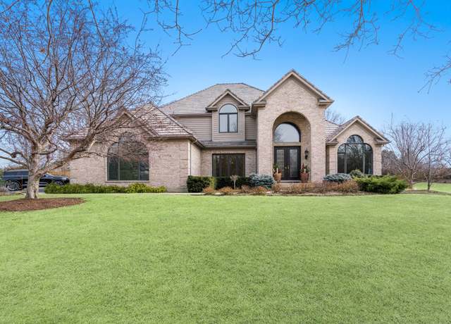 Property at 45 Candlewood Dr, North Barrington, IL 60010, 5 beds, 4.5 baths