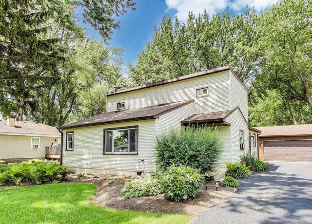Property at 2021 Oak Dr, Mchenry, IL 60050, 2 beds, 1 bath
