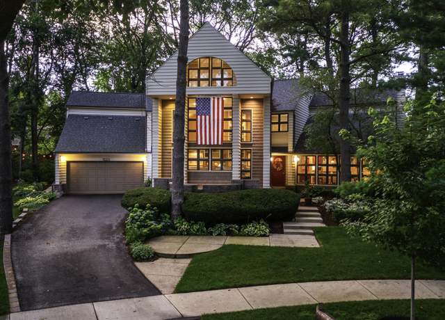Property at 623 E Bailey Rd, Naperville, IL 60565, 4 beds, 3 baths