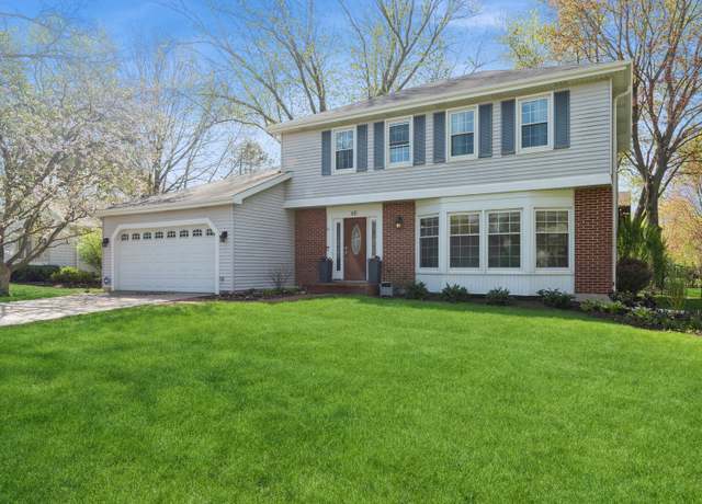 Property at 611 Fairlawn Ave, Libertyville, IL 60048, 4 beds, 2.5 baths