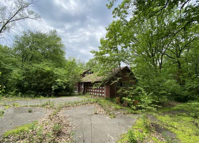 Property at 8322 W 123rd St, Palos Park, IL 60464, 3 beds, 1 bath