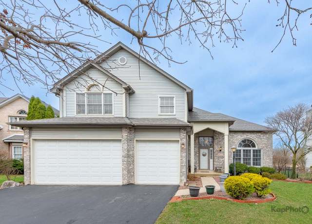 Property at 851 Bluestem Dr, Bolingbrook, IL 60440, 5 beds, 2.5 baths