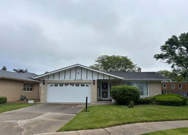 Property at 2535 Nelson Sq, Westchester, IL 60154, 3 beds, 2 baths
