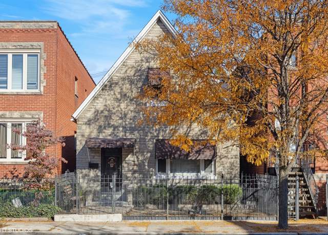 Property at 2242 W Taylor St, Chicago, IL 60612, 3 beds, 2 baths