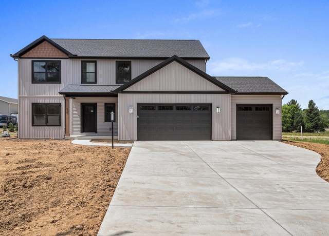 Property at 20 Wood Dr, Monticello, IL 61856, 5 beds, 3.5 baths