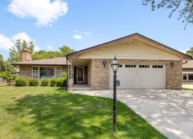 Property at 5205 Ellington Ave, Western Springs, IL 60558, 3 beds, 2 baths
