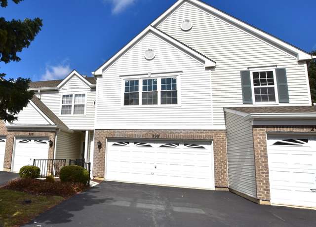 Property at 298 Gazebo Ln, Lombard, IL 60148, 3 beds, 2 baths
