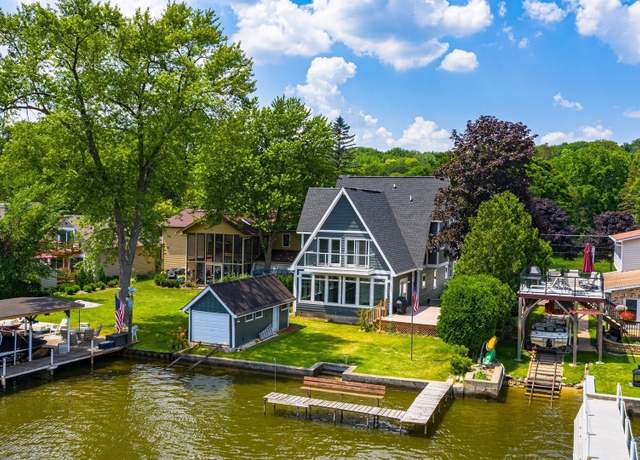 Property at 1539 Lowe Dr, Algonquin, IL 60102, 5 beds, 3 baths