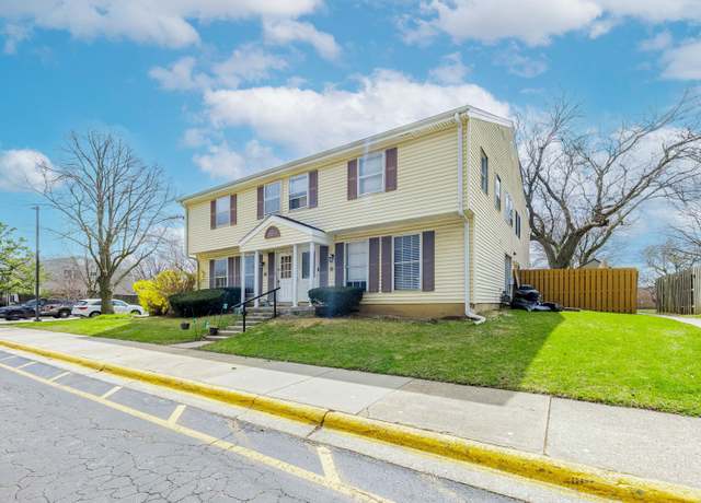 Property at 4W Fernwood Dr, Bolingbrook, IL 60440, 4 beds, 1 bath