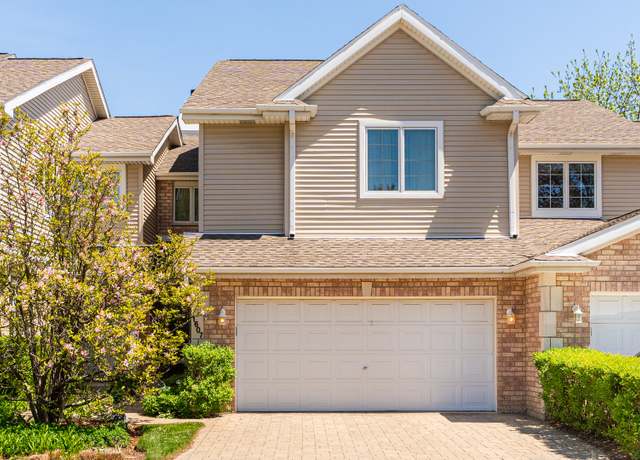 Property at 1607 Park Ridge Pt, Park Ridge, IL 60068, 2 beds, 3.5 baths