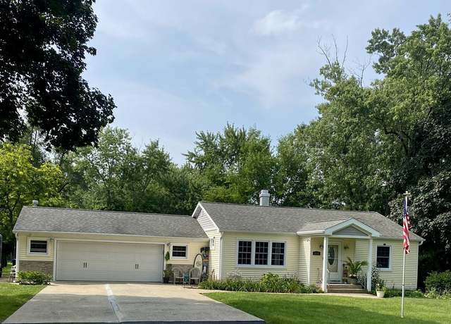 Property at 1121 Goodview Ave, Johnsburg, IL 60051, 3 beds, 2 baths