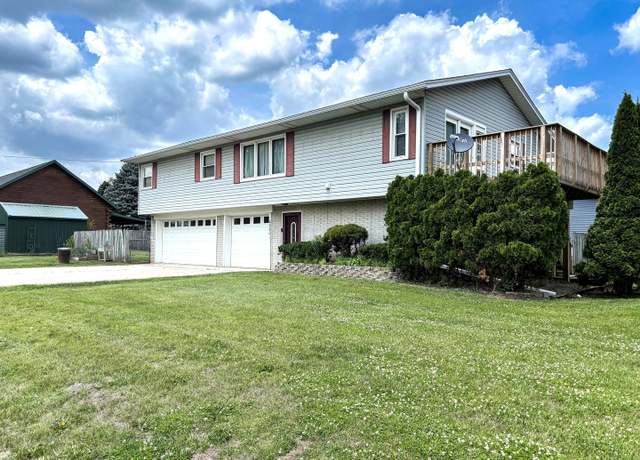 Property at 4990 24th Ave, Fulton, IL 61252, 4 beds, 2.5 baths