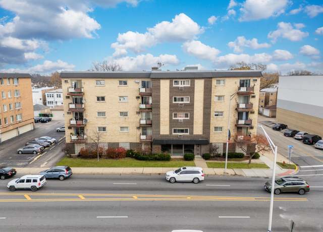 Property at 1247 S Harlem Ave #302, Berwyn, IL 60402, 1 bed, 1 bath