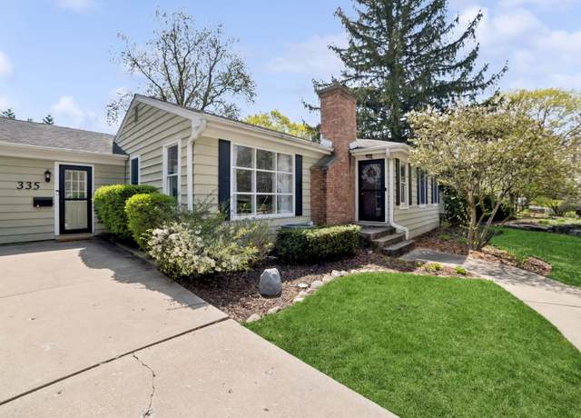 Property at 335 W Russell St, Barrington, IL 60010, 3 beds, 2 baths