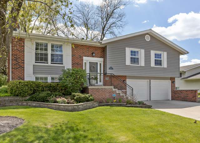 Property at 316 Pochet Ln, Schaumburg, IL 60193, 4 beds, 2.5 baths