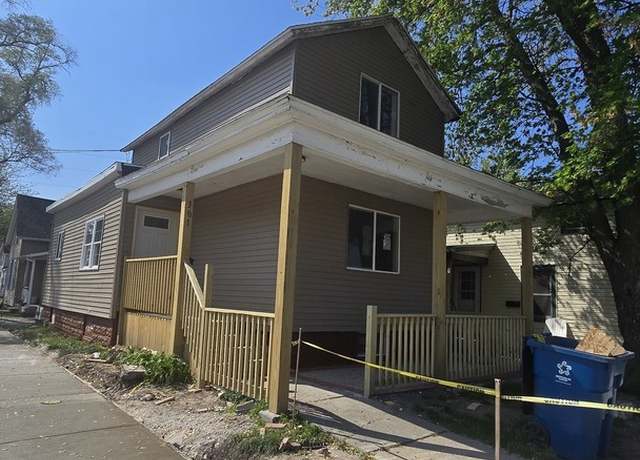 Property at 301 N West Ave, Kankakee, IL 60901, 3 beds, 2 baths
