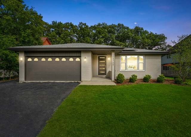 Property at 10S365 Skyline Dr, Burr Ridge, IL 60527, 3 beds, 2 baths