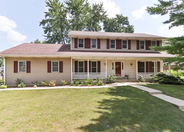 Property at 135 Richmond Ct, Roselle, IL 60172, 4 beds, 3 baths