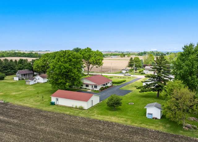 Property at 701 W Oregon St, Polo, IL 61064, 5 beds, 4 baths