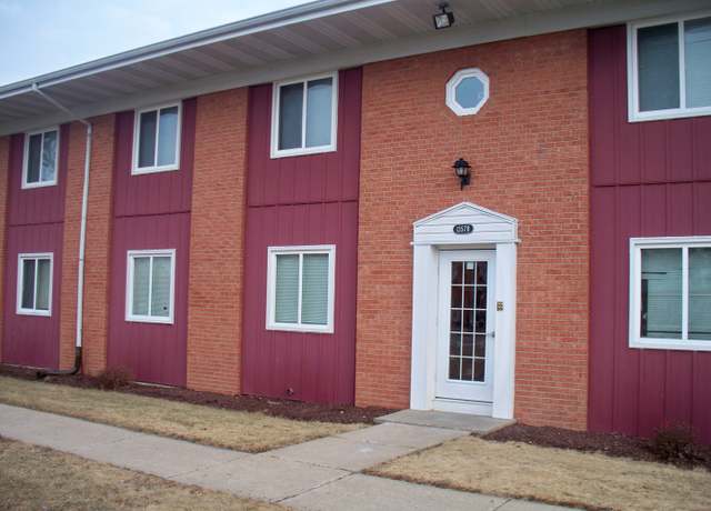 Property at 1357 Monomoy St Unit B1, Aurora, IL 60506, 2 beds, 1 bath