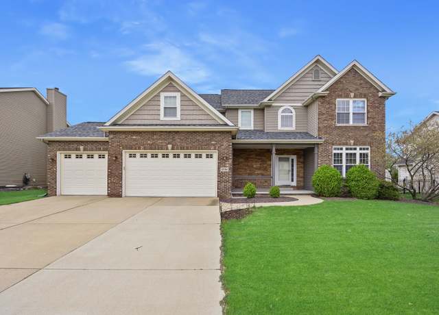 Property at 2706 Hayes Ln, Bloomington, IL 61704, 5 beds, 4 baths