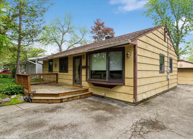 Property at 412 Midway Dr, Mundelein, IL 60060, 3 beds, 1 bath