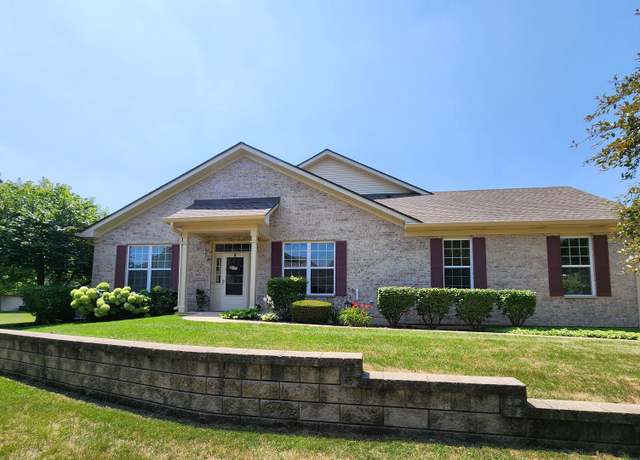 Property at 982 Oak Ridge Blvd, Elgin, IL 60120, 3 beds, 2 baths