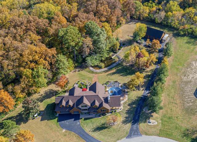 Property at 6125 Tulip Ln, Grant Park, IL 60940, 4 beds, 3.5 baths