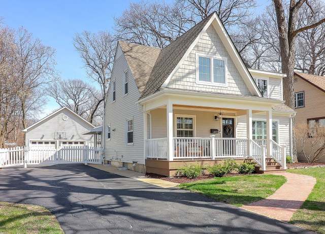 Property at 4931 Northcott Ave, Downers Grove, IL 60515, 4 beds, 3.5 baths