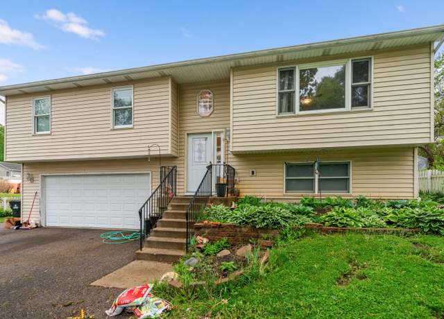 Property at 411 N Crestwood Ave, Mchenry, IL 60051, 3 beds, 2.5 baths