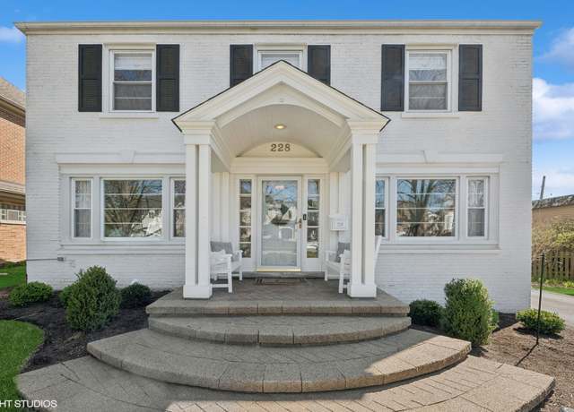 Property at 228 E May St, Elmhurst, IL 60126, 4 beds, 3.5 baths