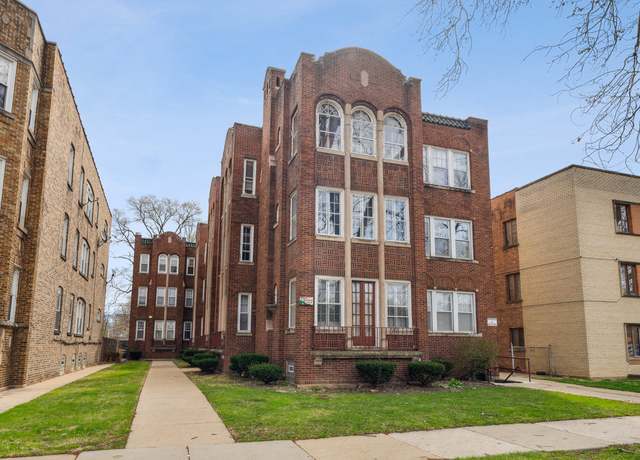 Property at 10537 S Hale Ave Unit 1W, Chicago, IL 60643, 4 beds, 2 baths